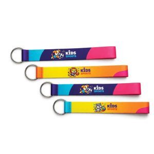 Chaveiro longo personalizado com logotipo, um acessório empresarial prático e durável.