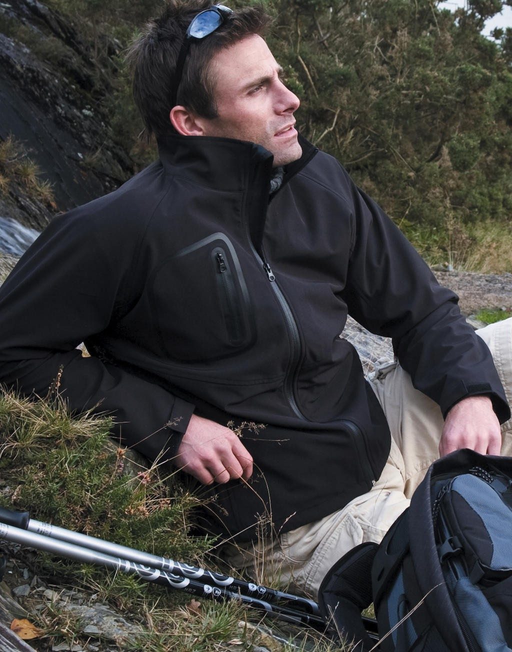 Veste  personnalisable Performance Ultra Lite Ext: 240 g/m²  93% polyester, 7% spandex  couche intermédiaire: membrane TPU respi