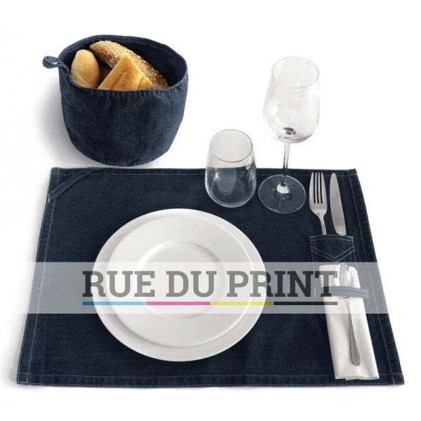 Descubra o nosso elegante individual de mesa em tecido para adicionar um toque de sofisticação à sua mesa de jantar.