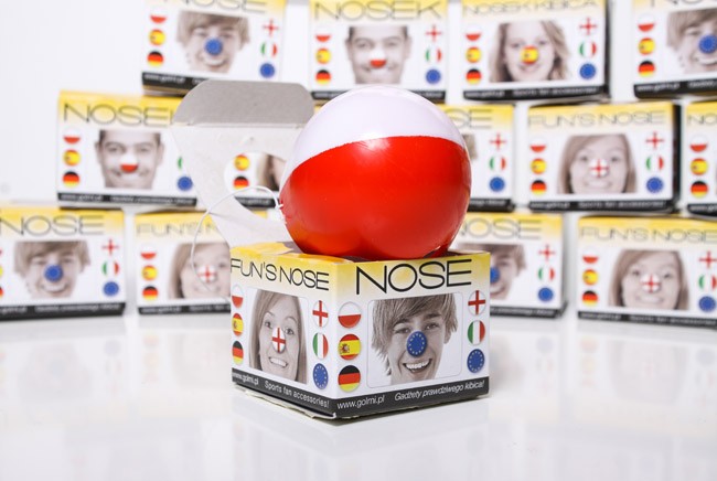 "Ajoutez une touche d'amusement à votre marque avec nos Nez Fun Personnalisés Ronds arborant votre logo !"