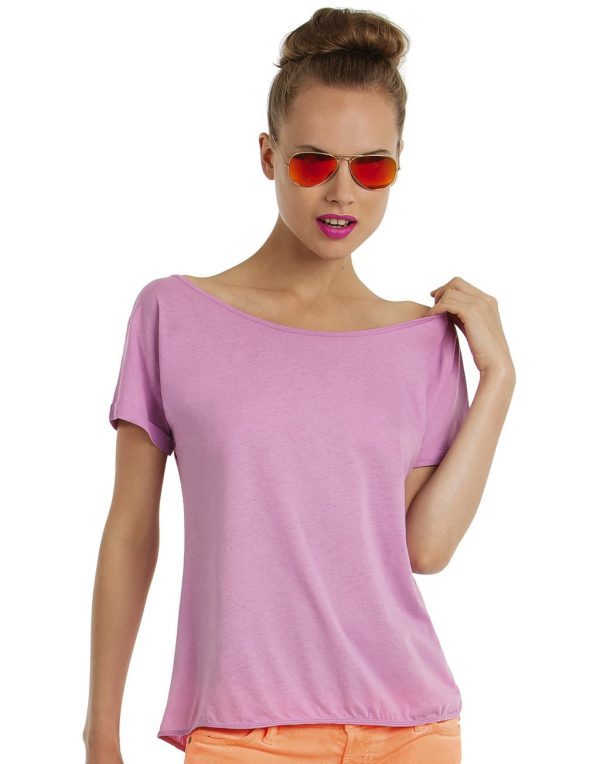 Camiseta publicitária roxa para perfil feminino Leve, 100% algodão pré-encolhido e fiado em anel, jersey simples 110 g/m², toque muito macio