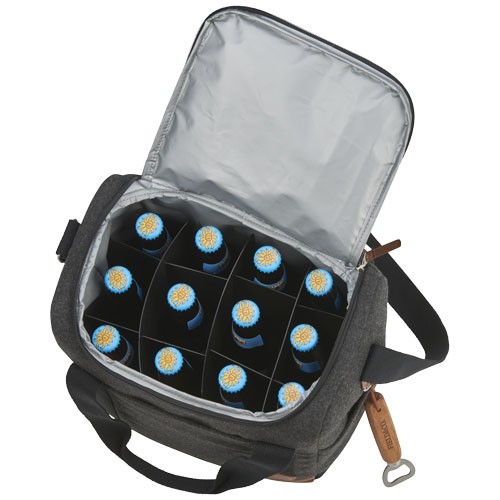 Die individuell anpassbare, isolierte 12-Flaschen-Tasche von Campster ist Teil der Field and Co-Kollektion und trägt dem Vintage-Look Rechnung
